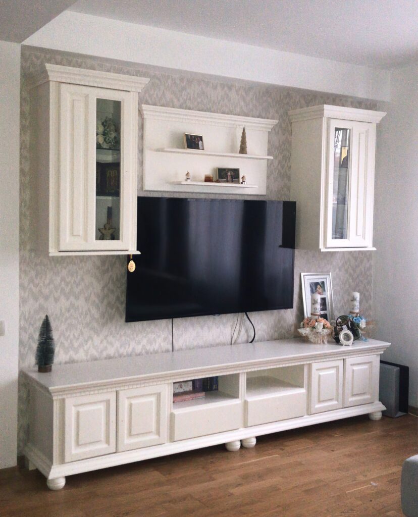 Living Luxus White Sold Wood