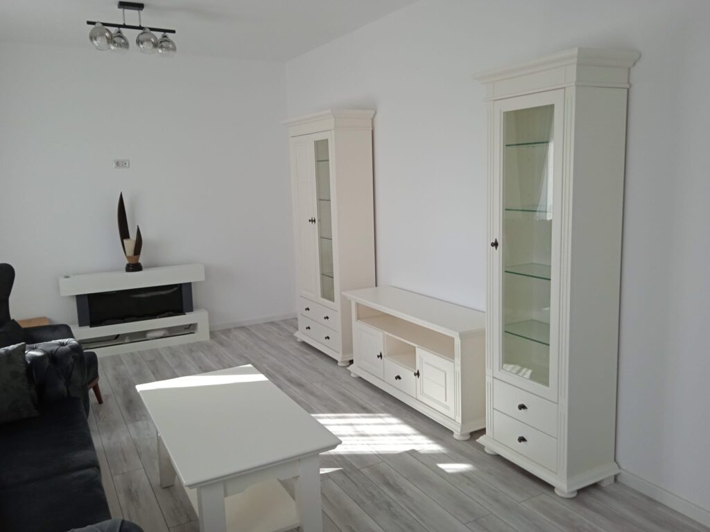 Living media Maria 3 pieces of solid wood